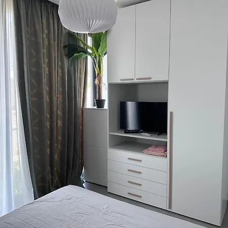 Lalzi Bay 3 Bed With Heated Pool * Durrës